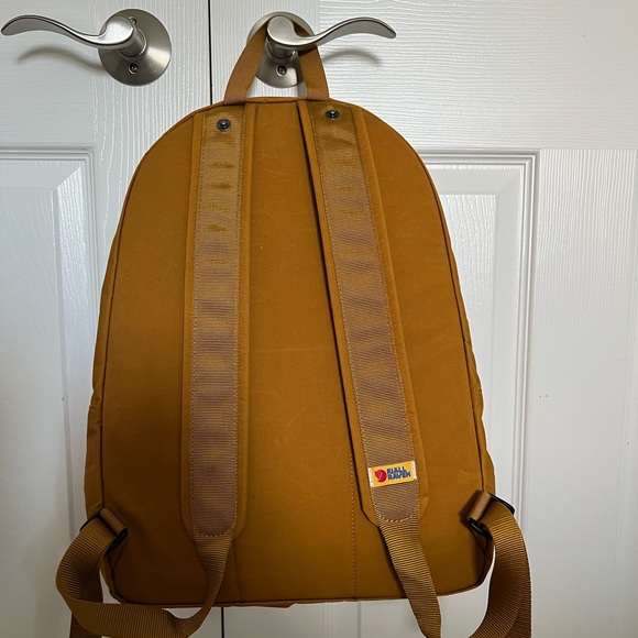 Fjällraven - Acorn Vardag Everyday Outdoor Backpack - Picture 7 of 14